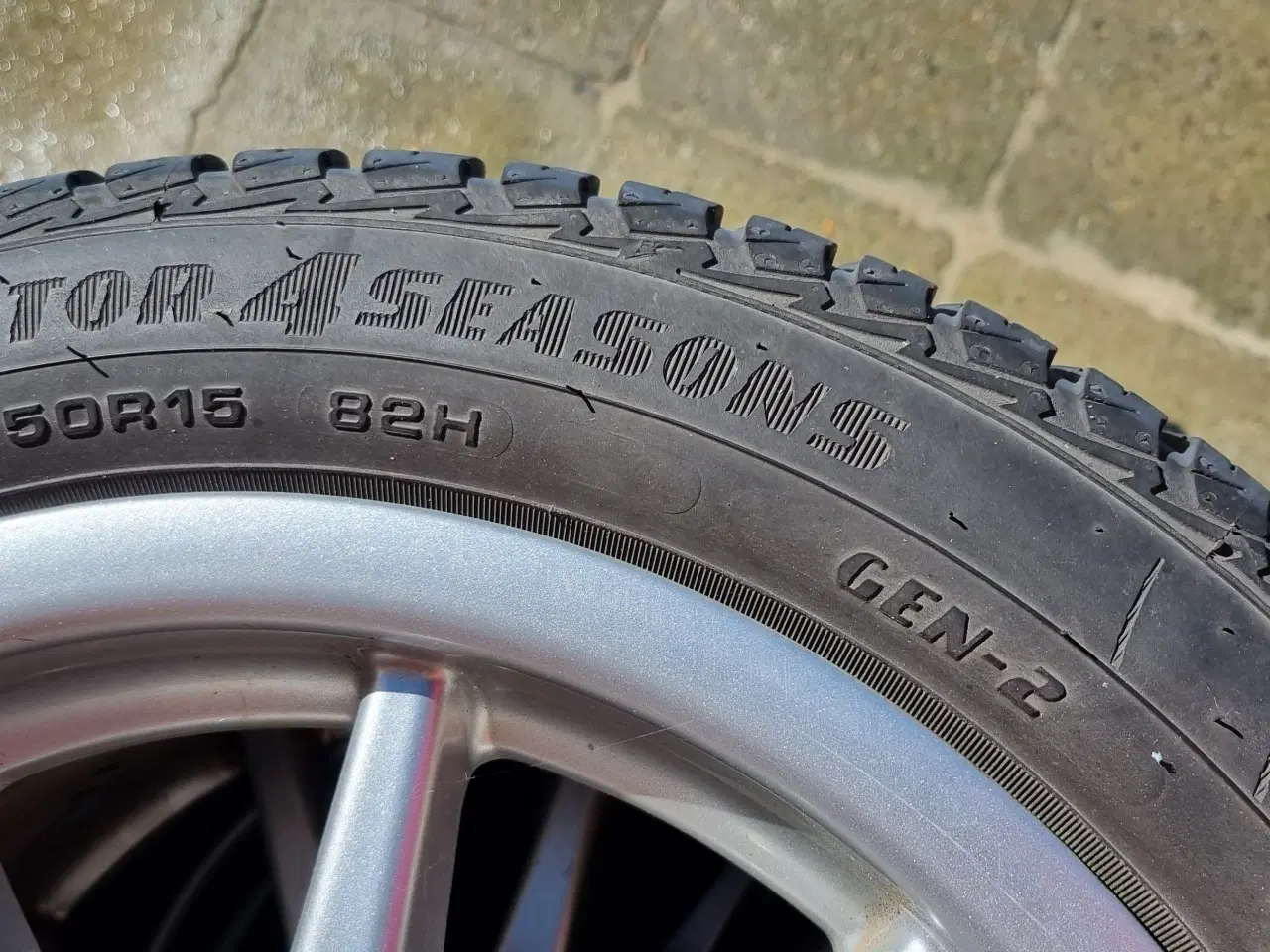 Billede 4 - Dæk og fælge 195/50R15 82H