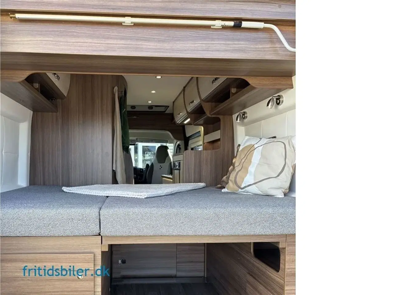 Billede 7 - 2023 - Bravia 599 165 Hk Classic   Bravia 599 Classic med hævetag med hele 4 sovepladser over 190 cm i længden camper vanen til hele familien