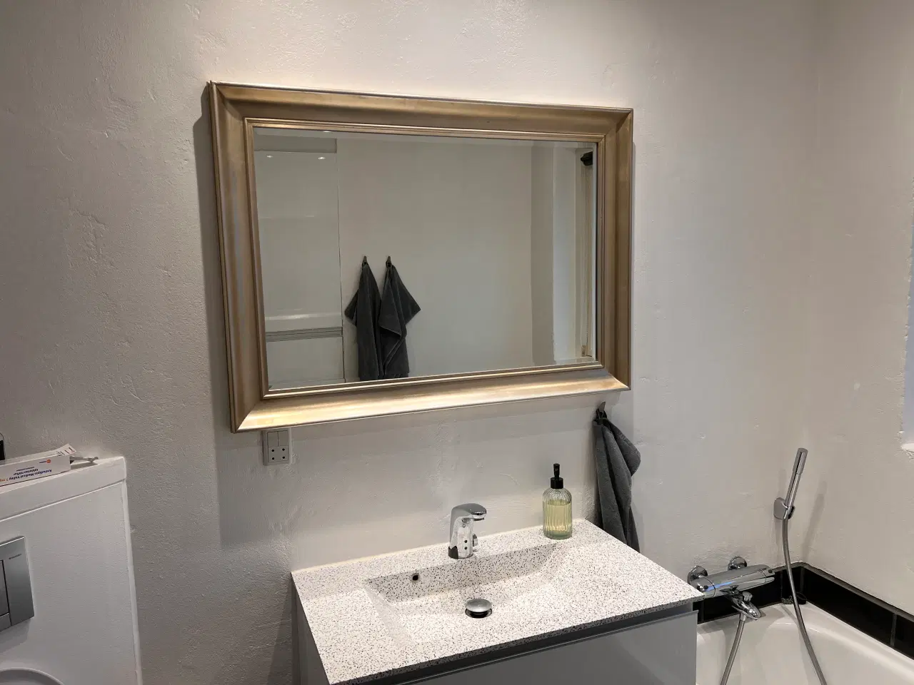 Billede 2 - Spejl med ramme - lys guld