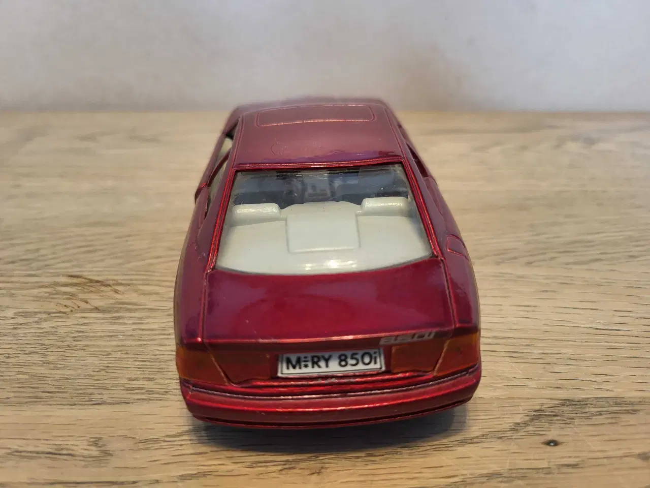 Billede 4 - Modelbil: BMW 850i  Skala 1/24.