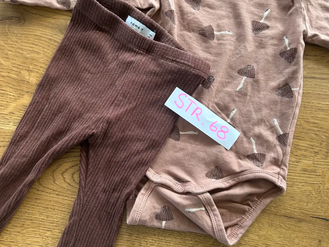 Billede 2 - Babytøj pige str. 68