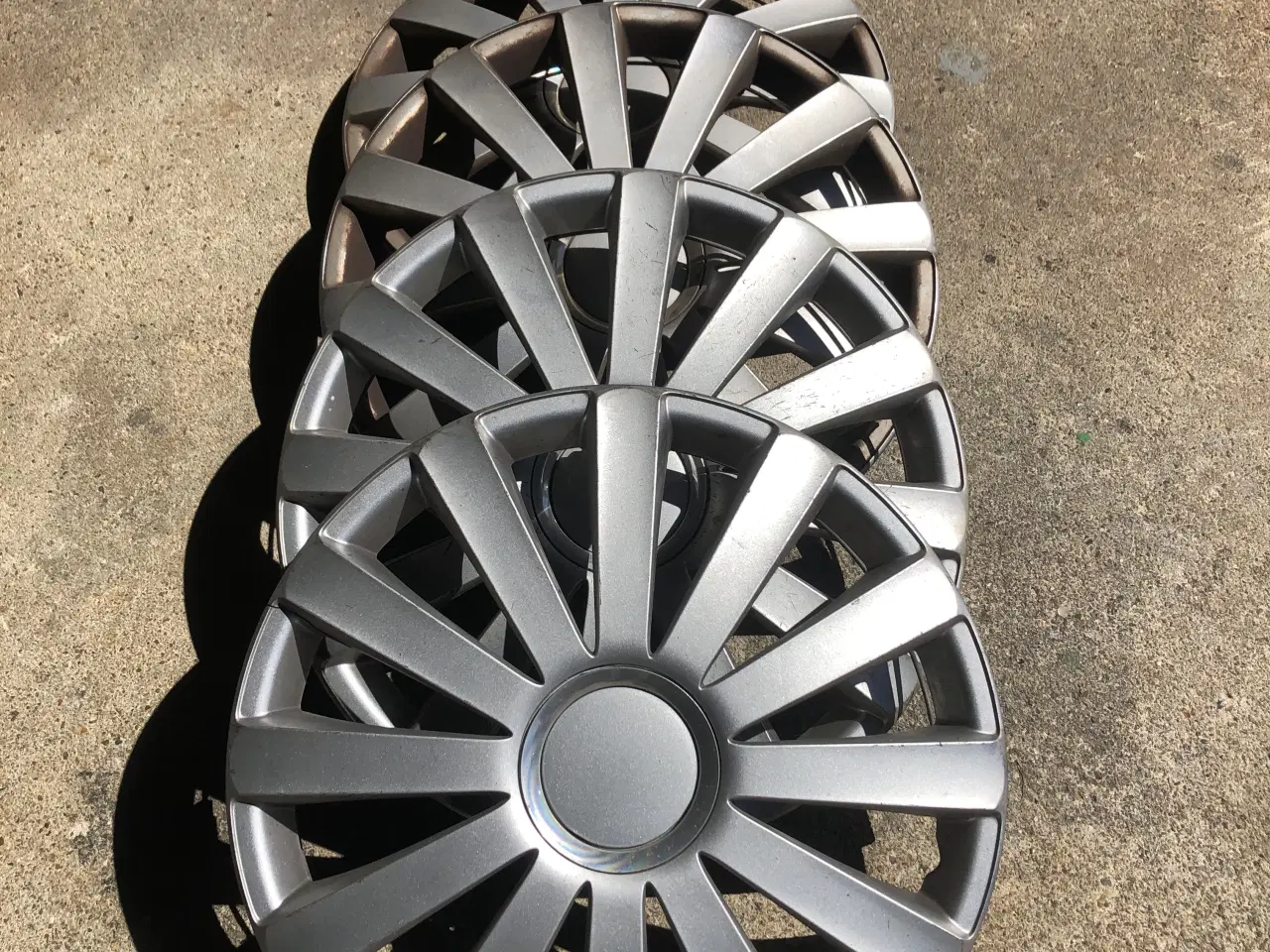 Billede 3 - Hjulkapsler  14” 4 stk. 40kr