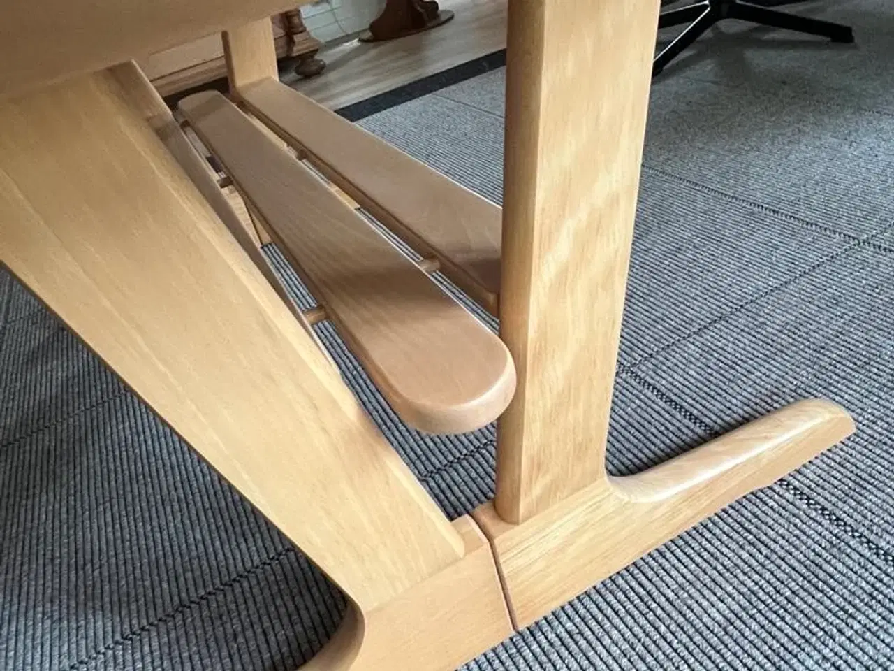 Billede 3 - Sofabord i bøgetræ med lak. 