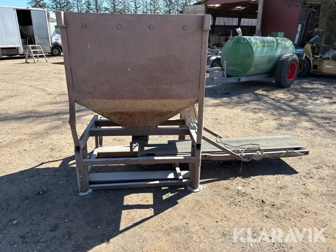 Billede 6 - Tank med transportbånd