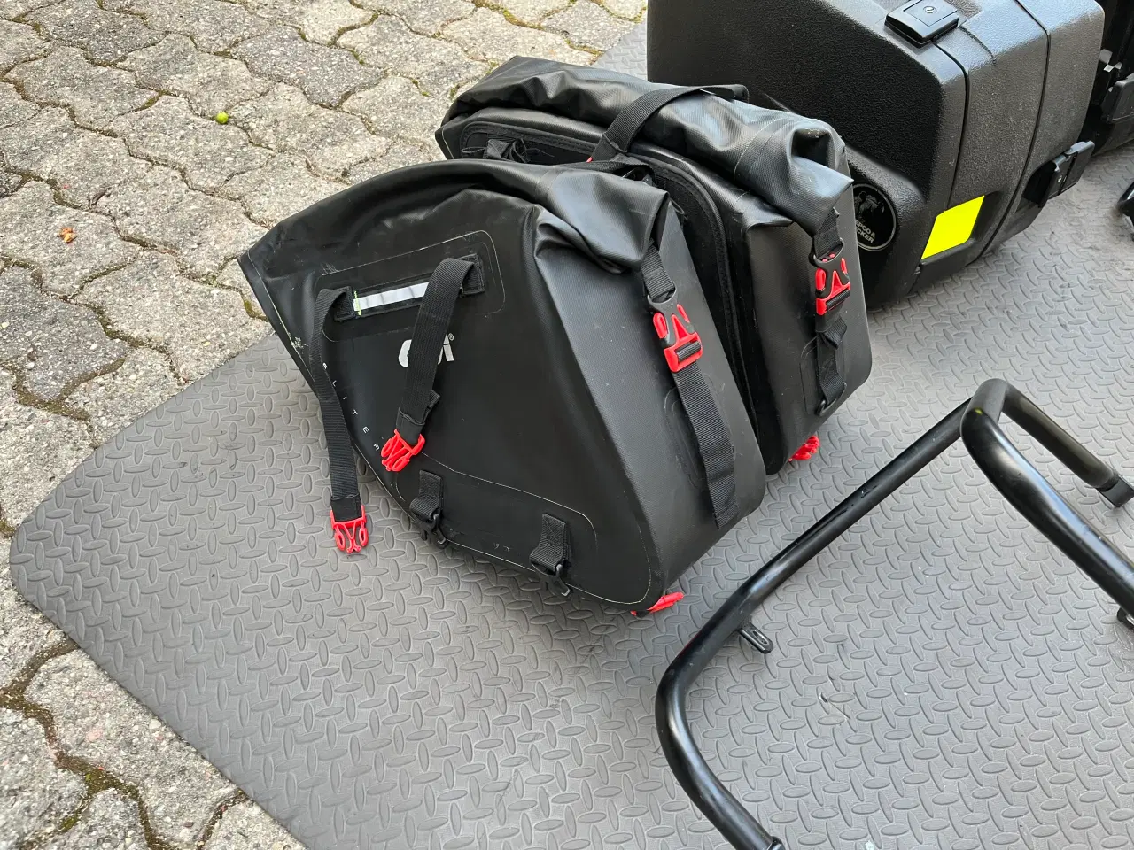 Billede 4 - Honda XVR 750 rd04 - komplet taskesæt