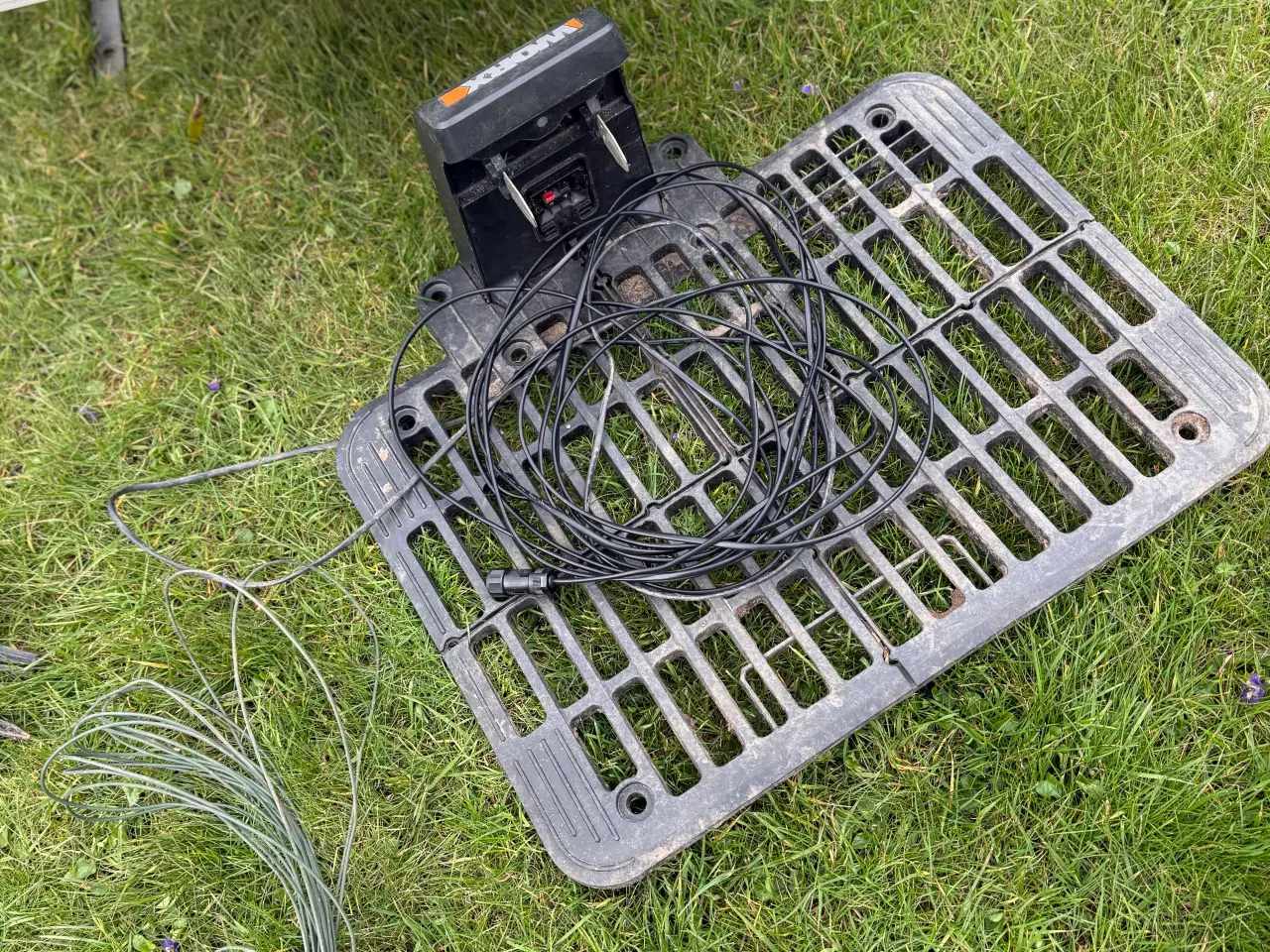 Billede 3 - Worx M500 robot plæneklipper med tilbehør sælges 