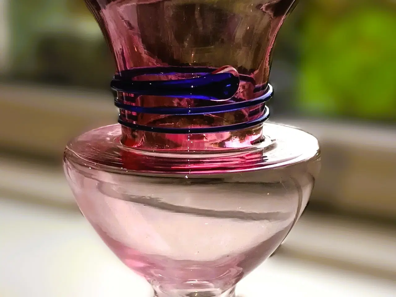 Billede 4 - Monica  Backström - flot glasvase -Kosta Boda