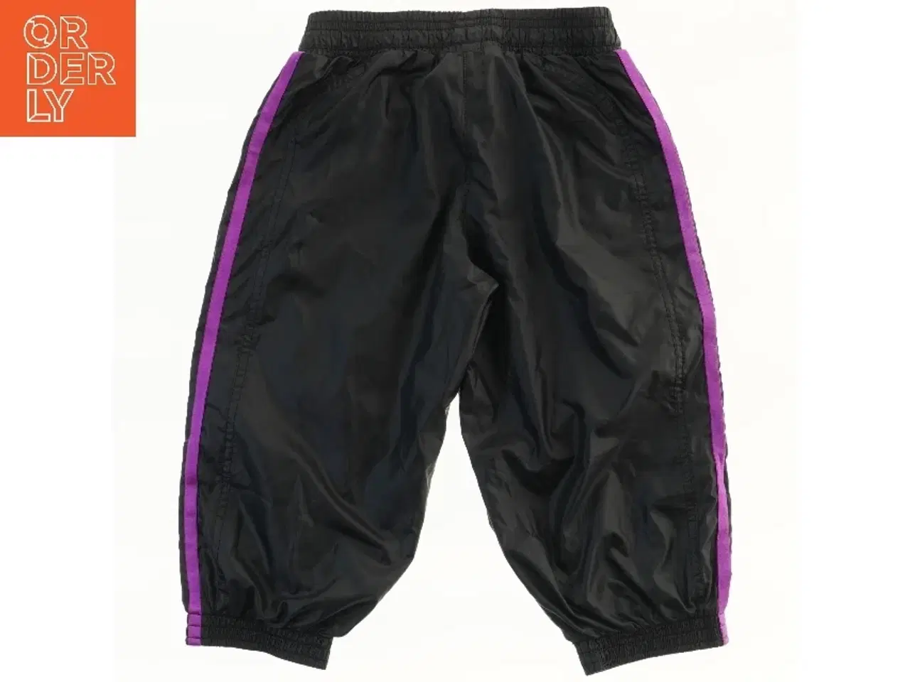 Billede 2 - Træningsbukser med Lilla Striber fra Adidas (str. 128)