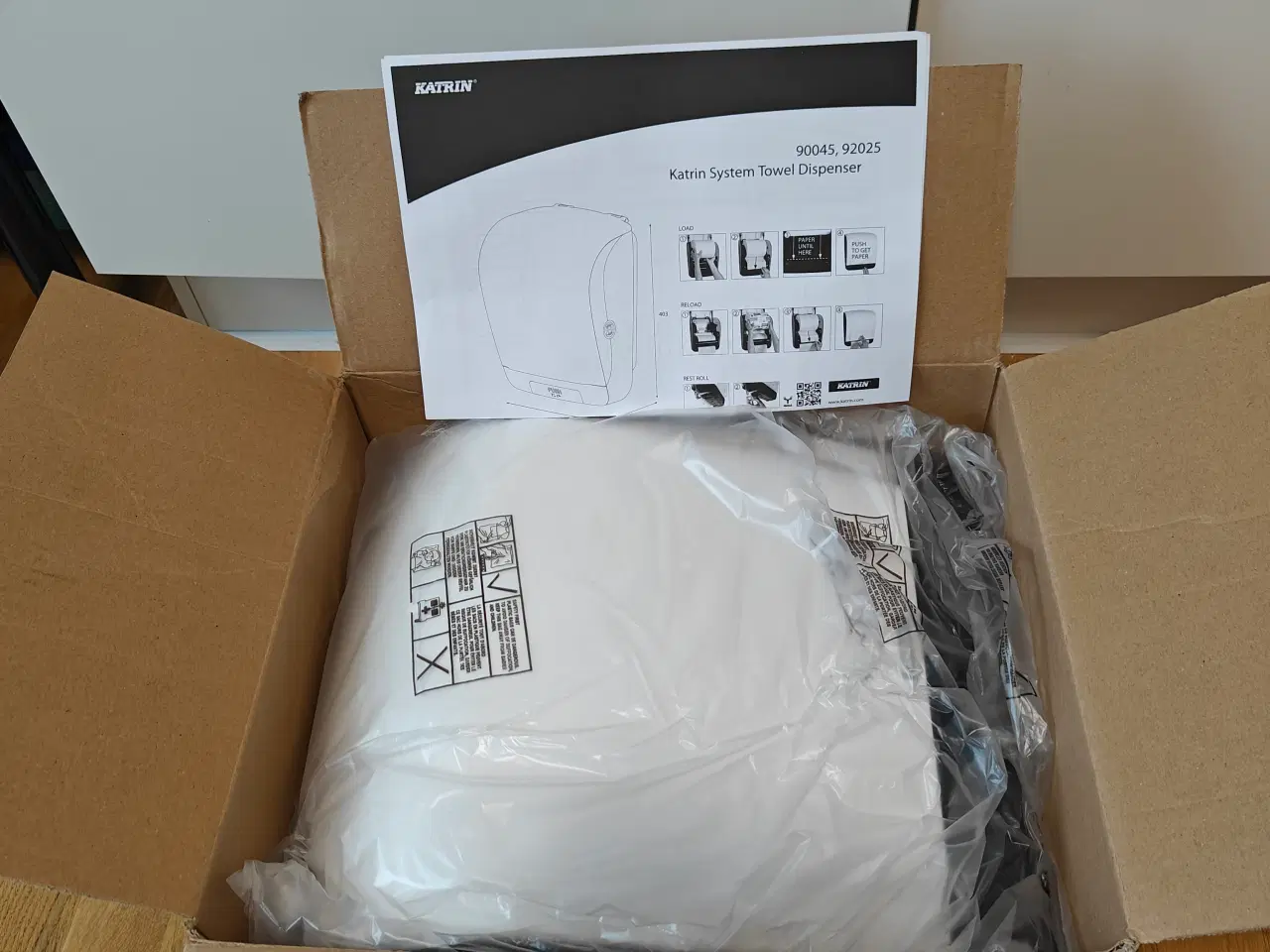 Billede 3 - Dispenser Katrin System Towel hvid ny.