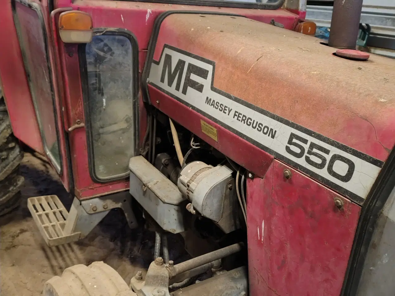 Billede 4 - MF 550 traktor 