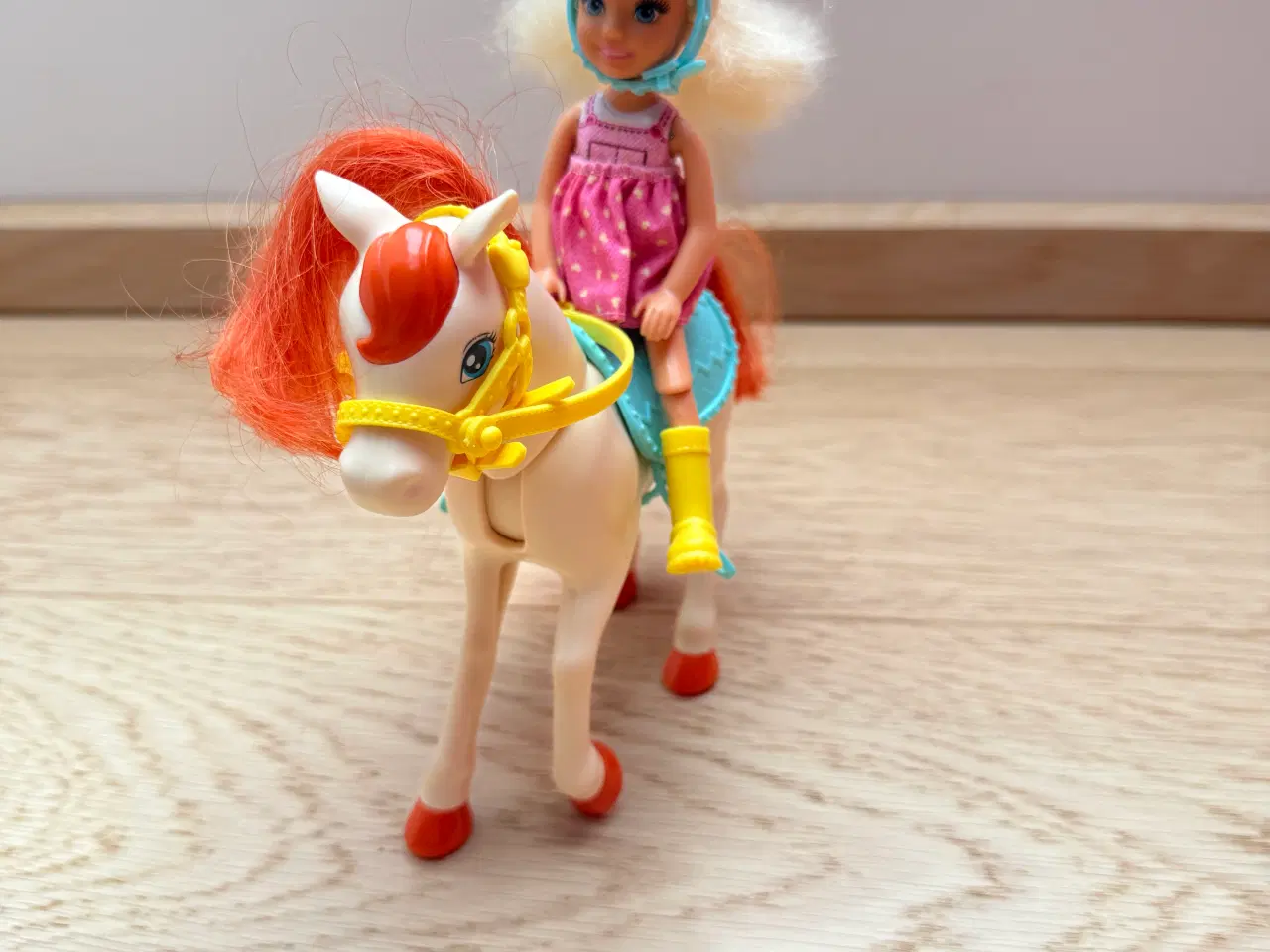 Billede 4 - Barbie, Chelsie, heste, tilbehør