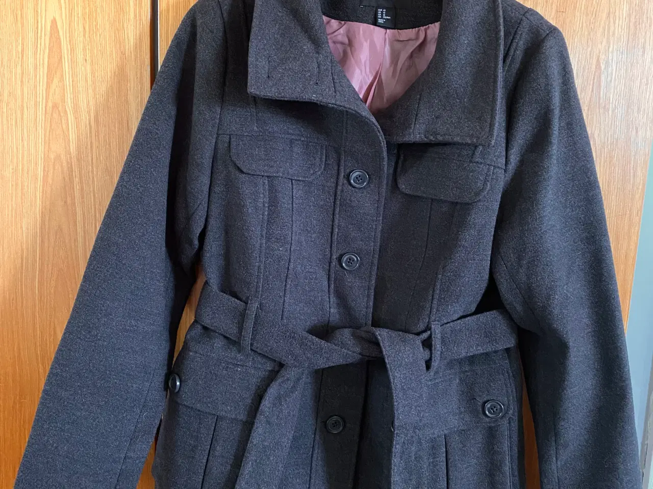 Billede 5 - Mørkeblå jakke til salg