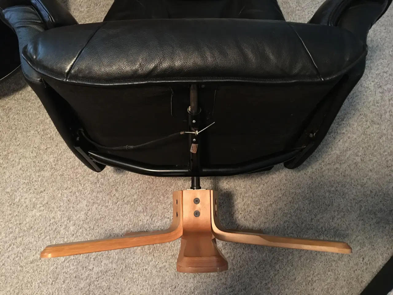 Billede 3 - Hvilestol sort læder m/ rygstøtte