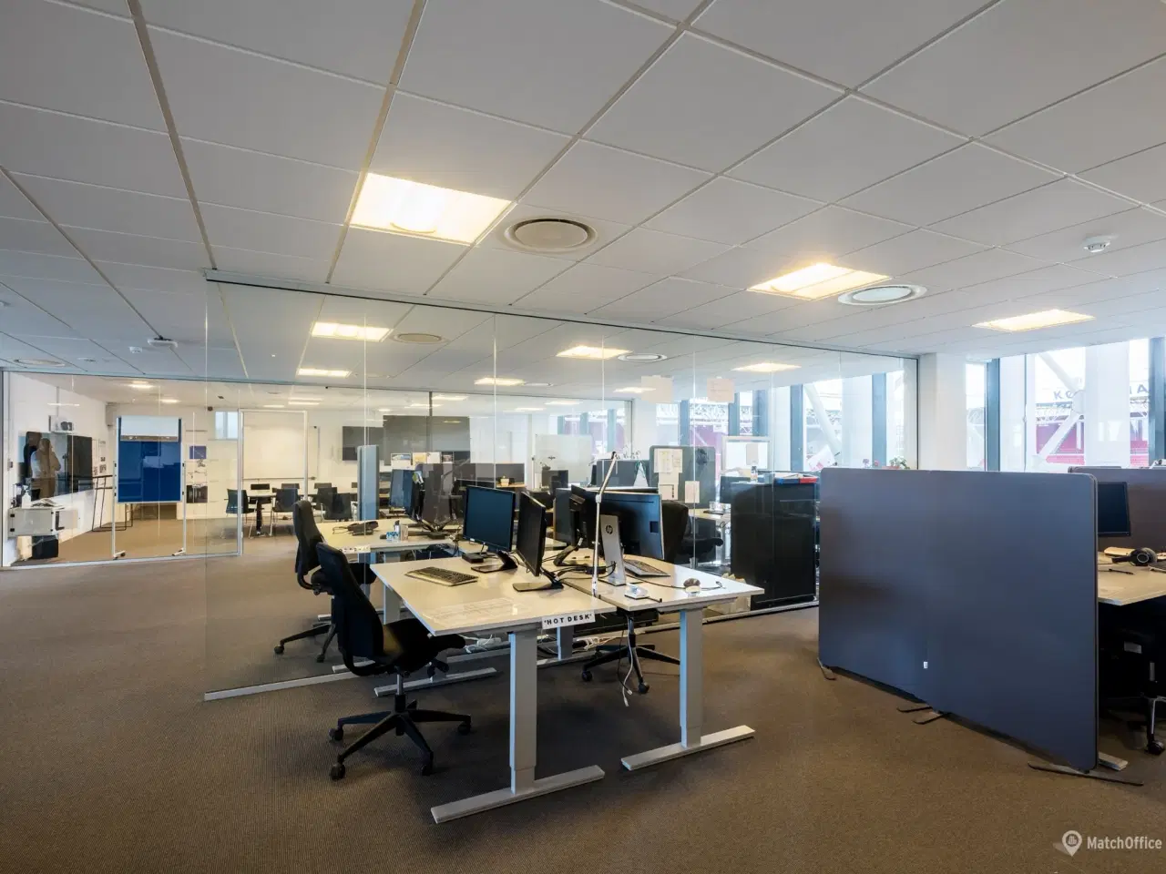 Billede 12 - Med kontor i Parken kan I spille bold med de bedste