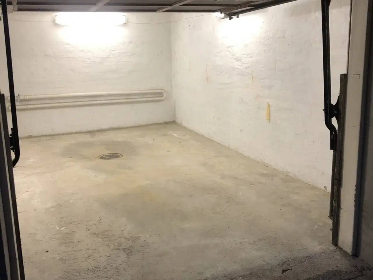 Billede 2 - Stor garage på Frederiksberg
