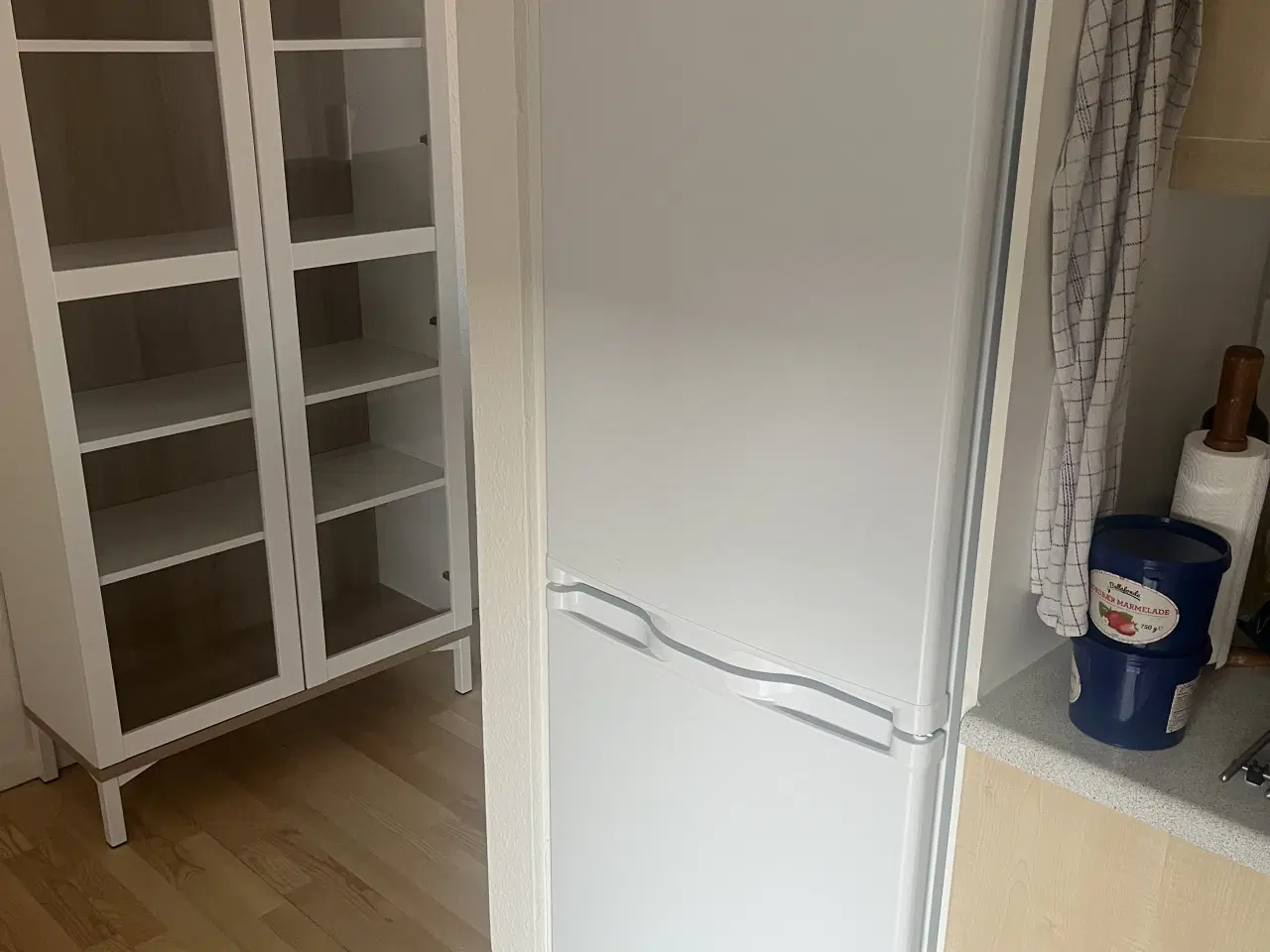 Billede 1 - Køle-/fryseskab