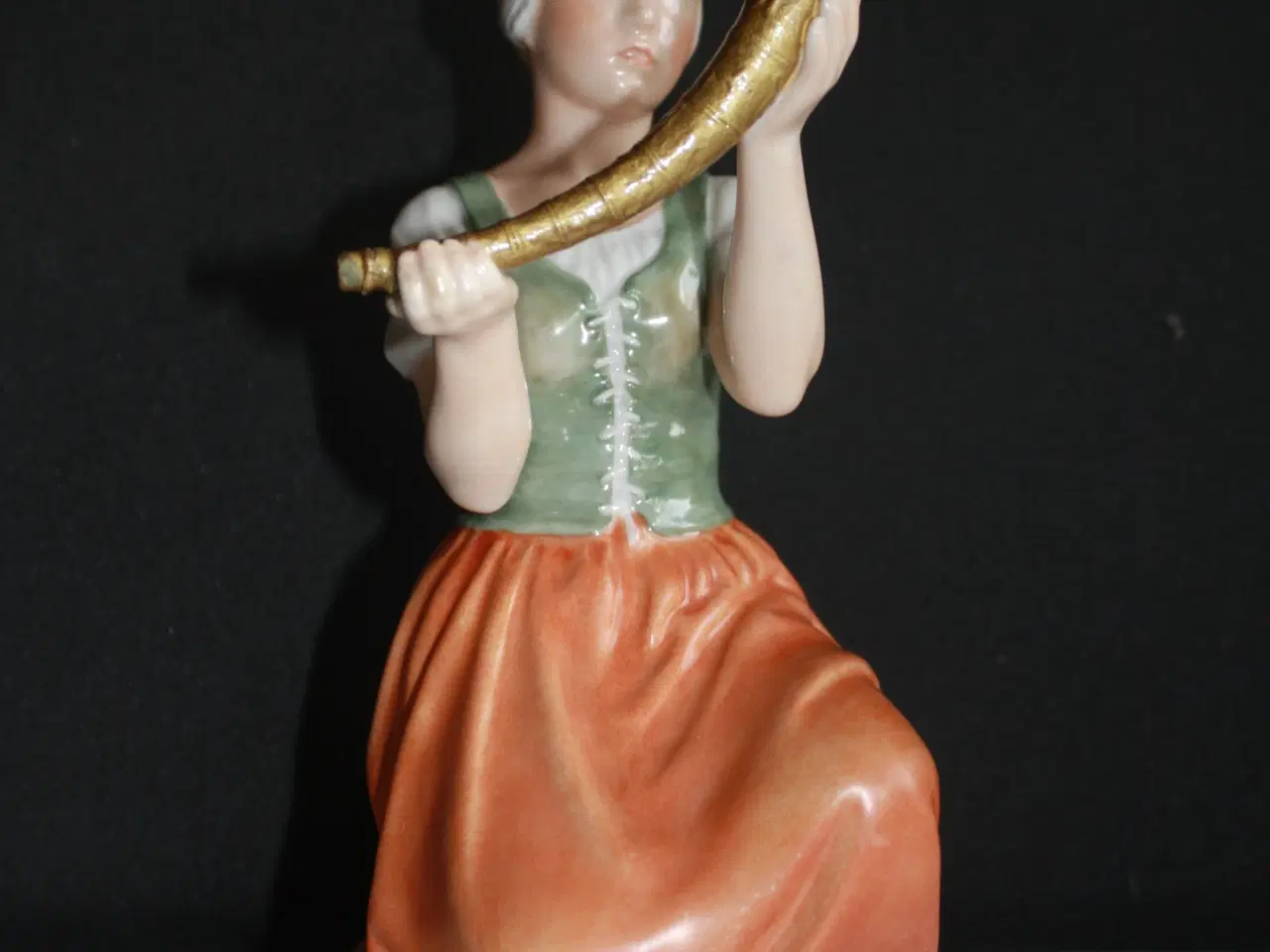 Billede 12 - Pige med guldhorn, Royal copenhagen