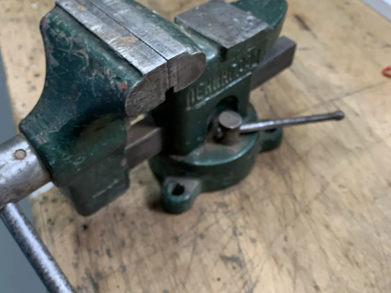 Billede 2 - Skruestik med drejefunktion