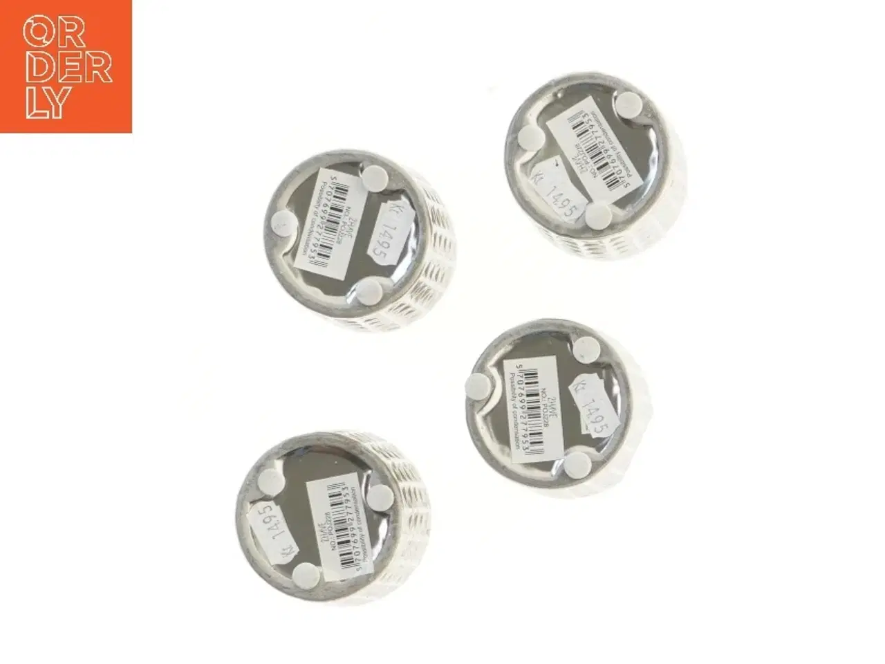 Billede 2 - Sæt &#224; 4 sølvfarvede lysestager fra 2have (str. 4 stk Ø 7 cm længde 7 cm)