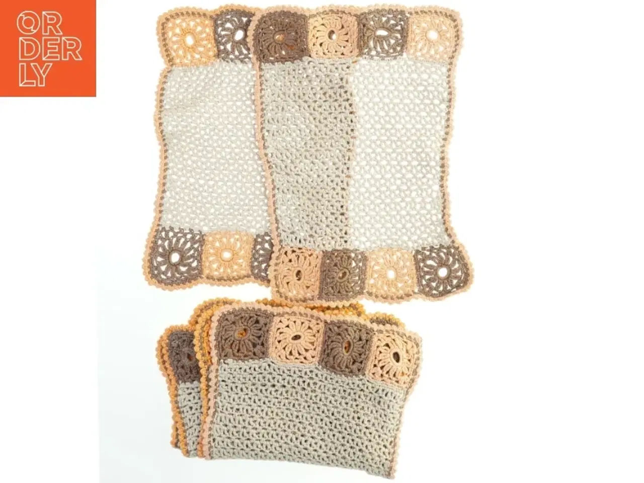 Billede 1 - Hæklet dækkeservietter (str. 6 styk. 37 x 26 cm)