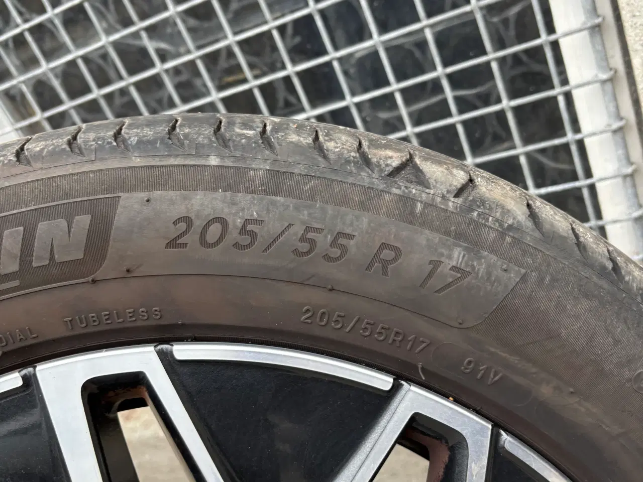 Billede 5 - 5x112 205/55 R17 Skoda alufælge med Michelin dæk