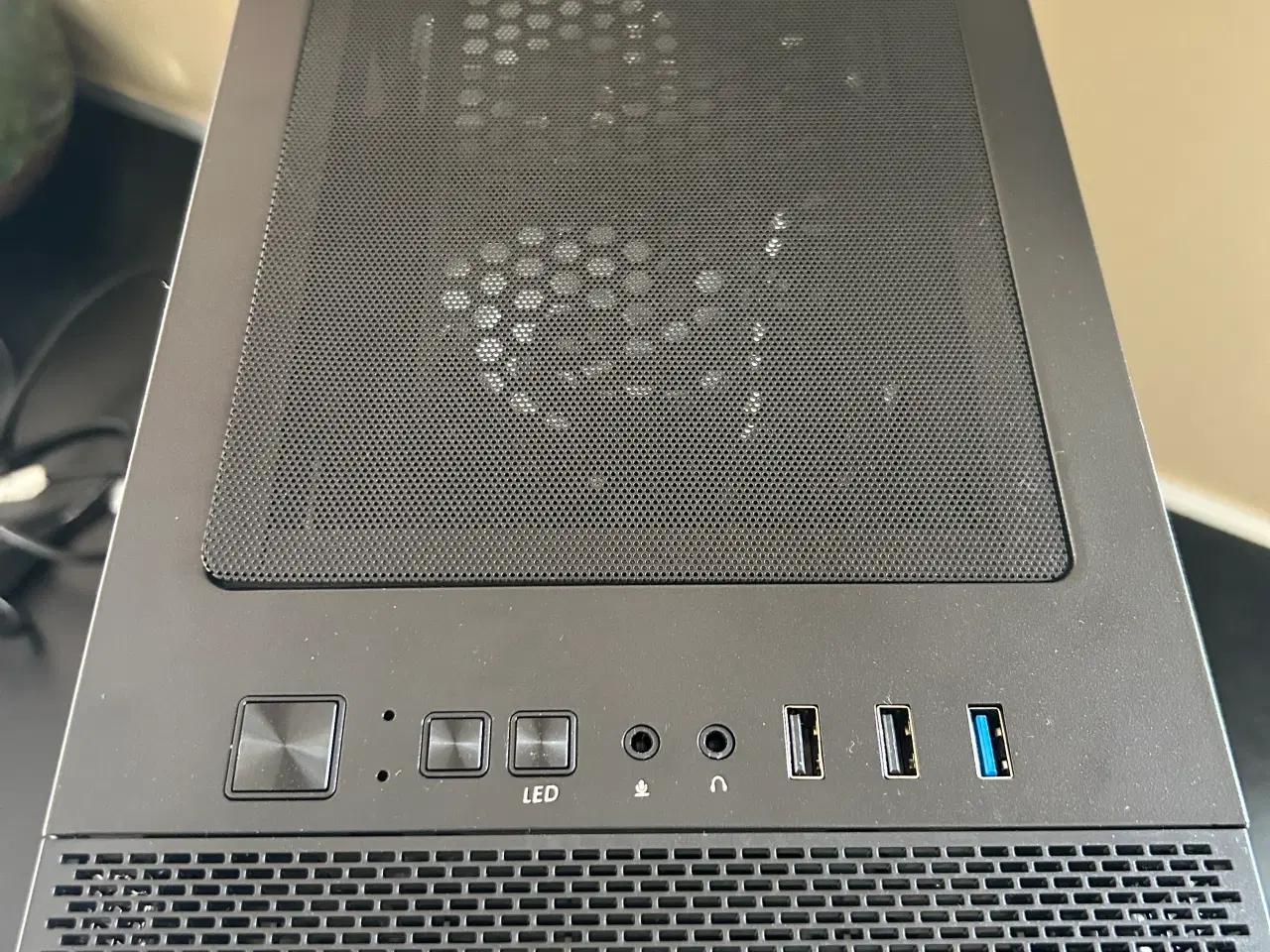 Billede 10 - 💻 GAMER-PC – i5 10600K + GTX 1070 + RGB-renoveret