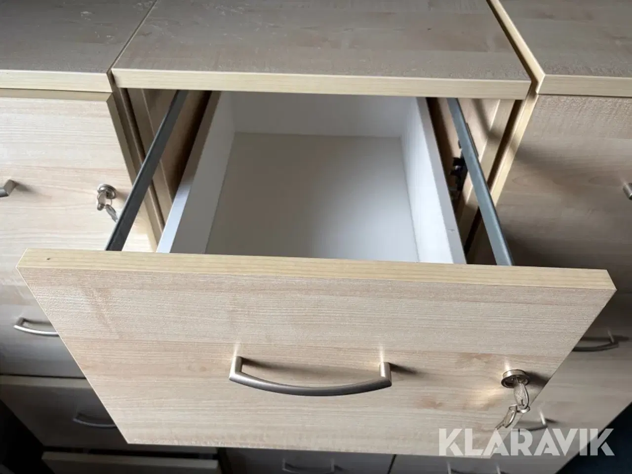 Billede 12 - Stort lot med kontormøbler