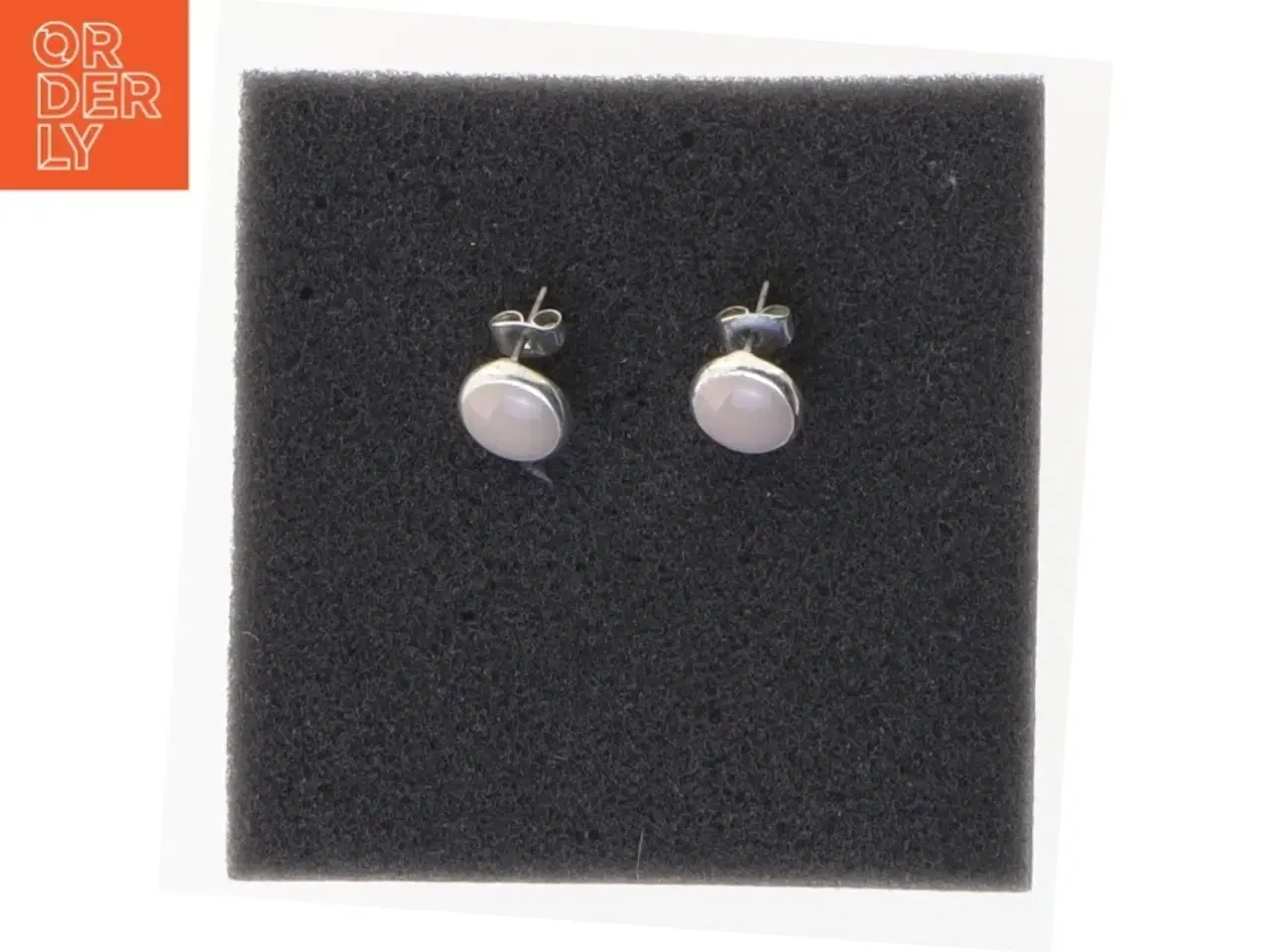 Billede 1 - Sølv øreringe med lyserød sten (str. Ø 0,5 cm)