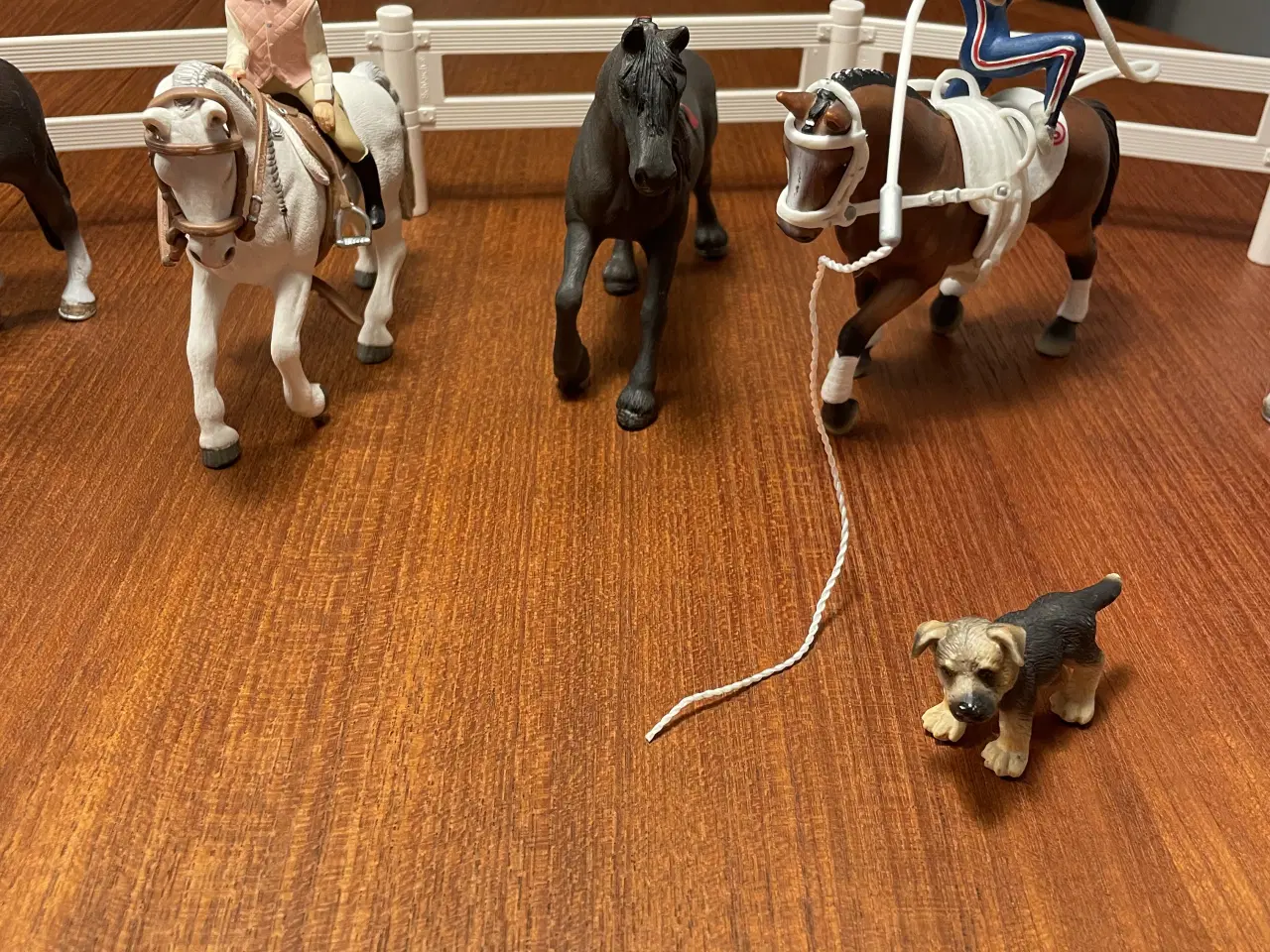 Billede 3 - Schleich heste, ryttere, hund og fold