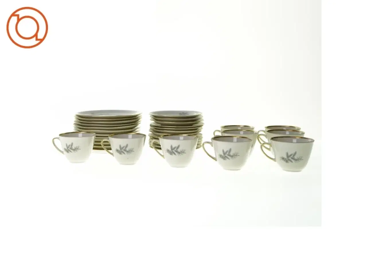 Billede 2 - kaffe kopper med underkopper og tallerkener fra Kjøbenhavns Porcellain (str. Tallerken 18 cm underkop 13 cm kop 6 x 9 cm)