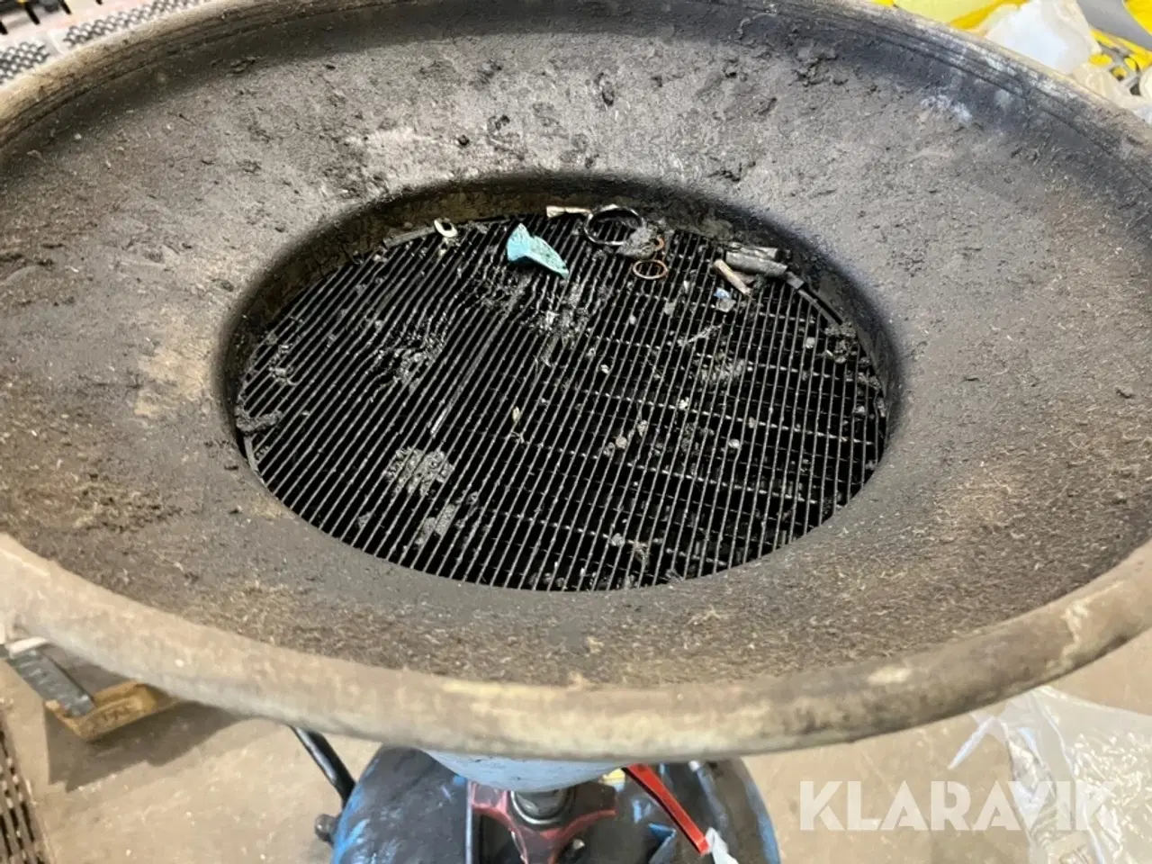 Billede 9 - Olieopsamling Alfa bakke og beholder