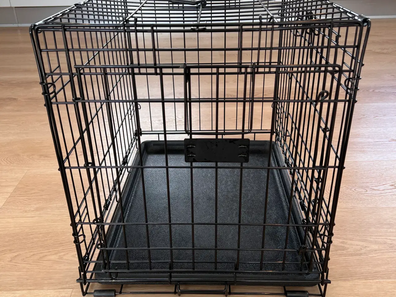 Billede 2 - Hundebur metal sort med plastbund sammenklappeligt