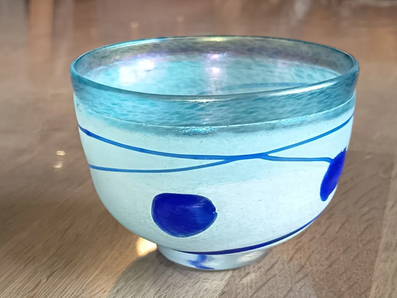 Billede 7 - Flaske og skål af Bertil Vallien - 'Galaxy Blue'