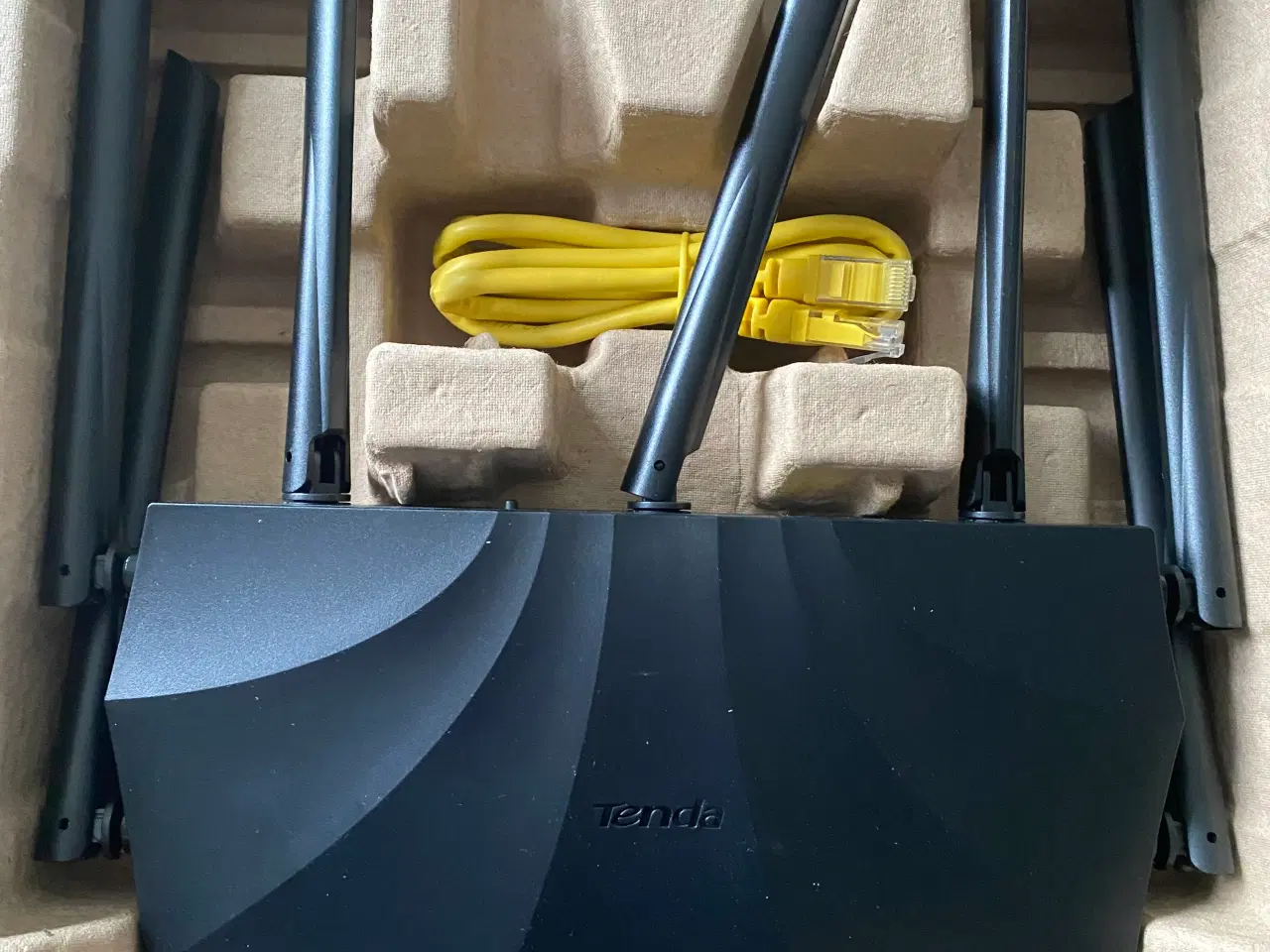 Billede 2 - Overskrift: Tenda AC2100 Kraftfuld Gigabit Router 