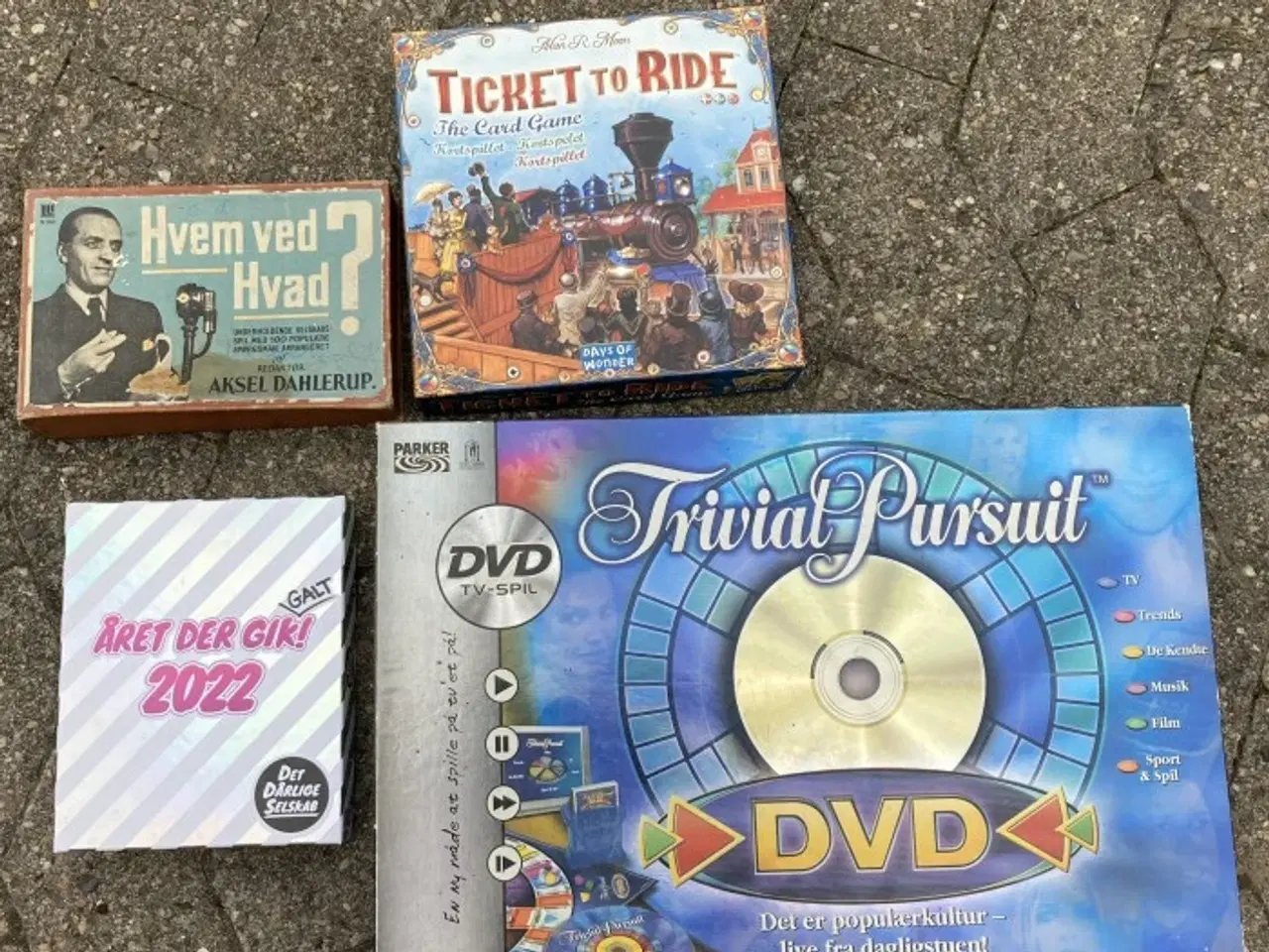 Billede 2 - Forskellige spil – se pris på hver