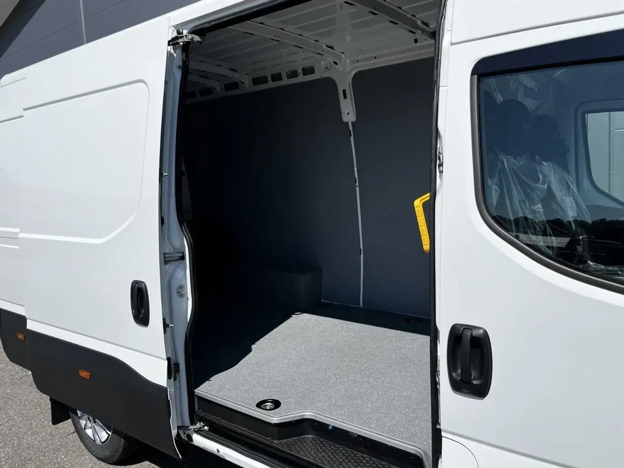 Billede 8 - Iveco Daily 3,0 35S18 12m³ Van AG8