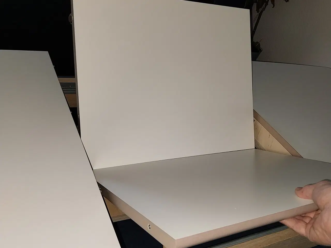 Billede 3 - CASØ 121 spisebord med hvid laminat top