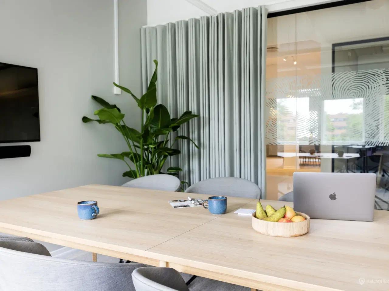 Billede 13 - Ejendom med alt fra kantine til fitnessområde