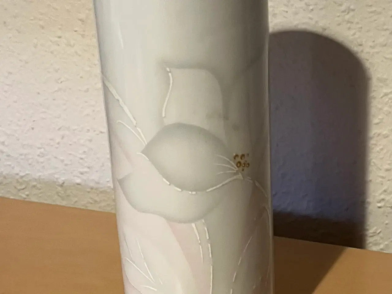 Billede 1 - Corell porcelænsvase - højde 19 cm