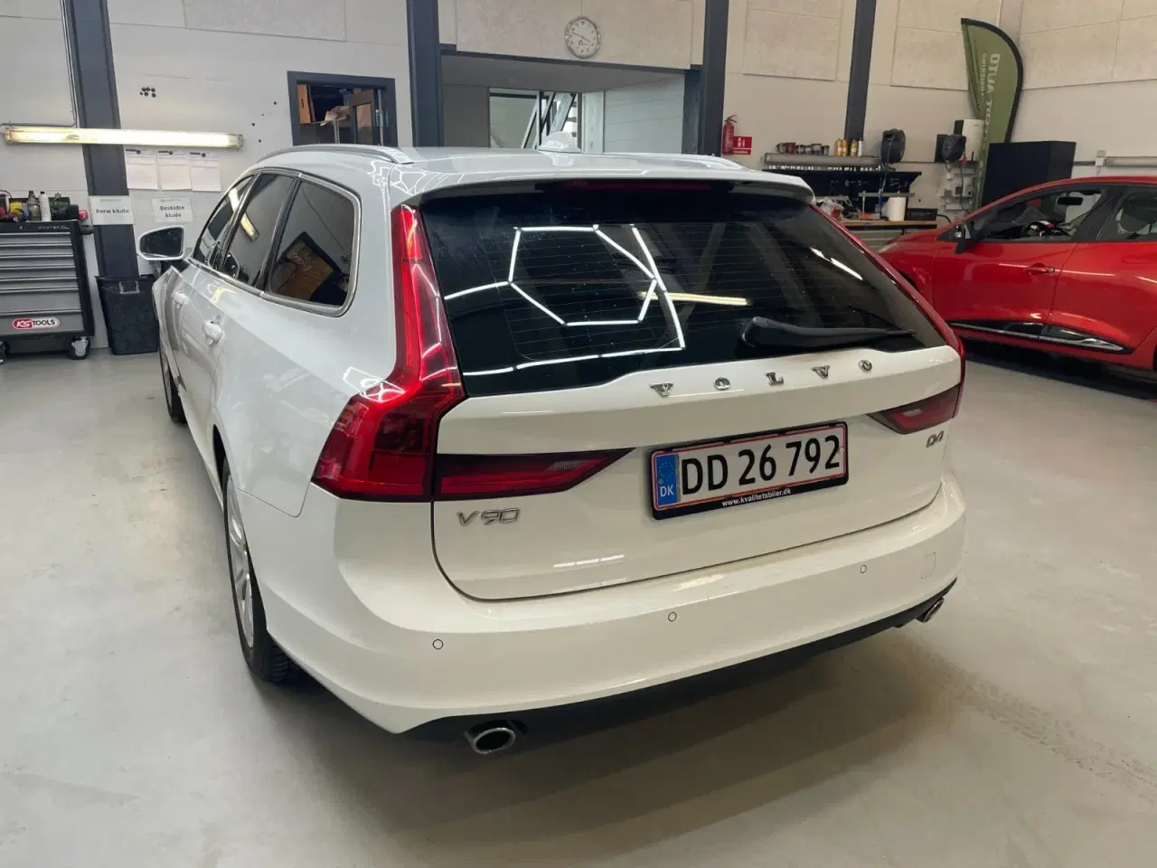 Billede 3 - Volvo V90 2,0 D4 190 Momentum aut. AWD