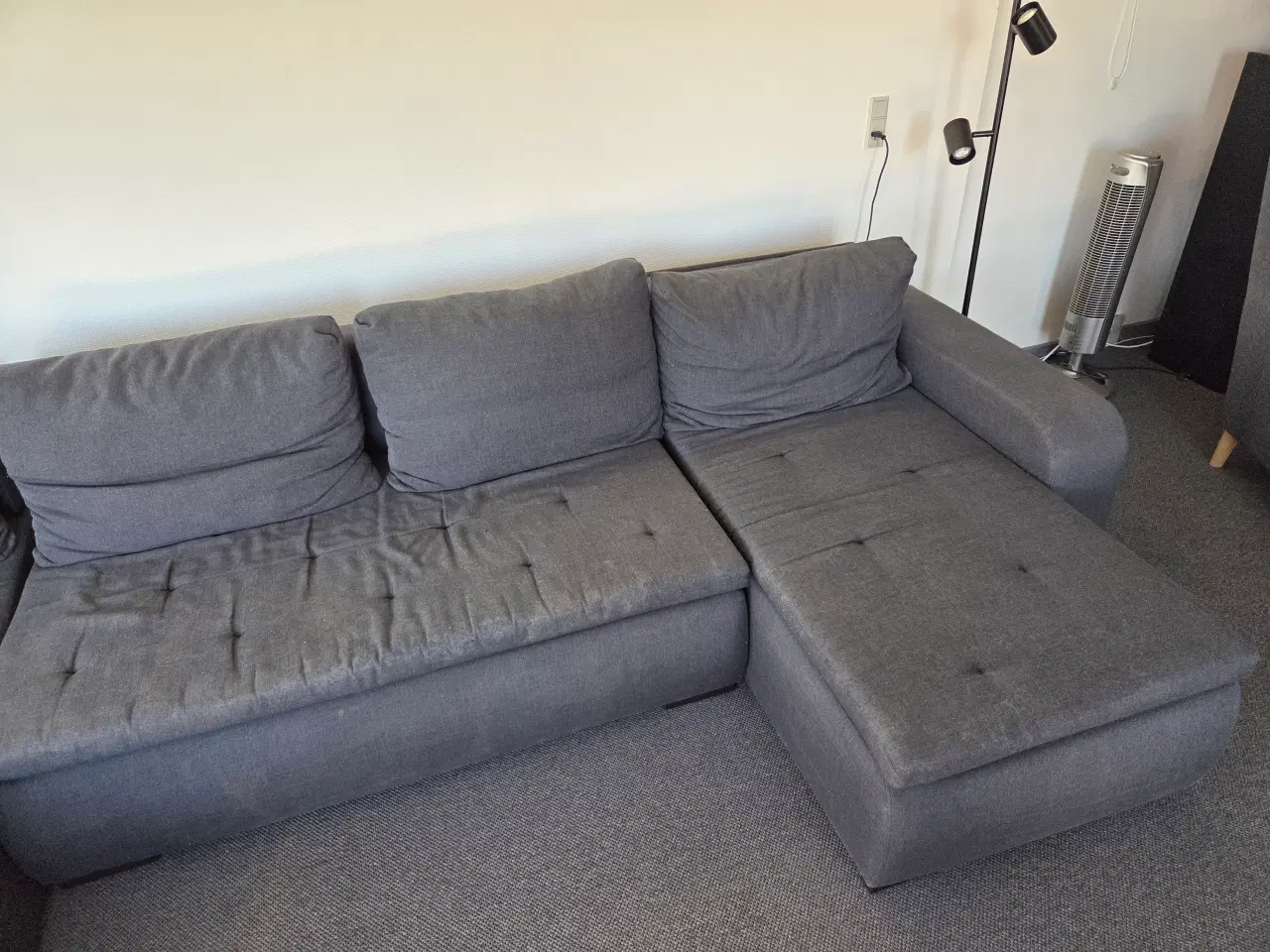 Billede 3 - En hjørnesofa. 