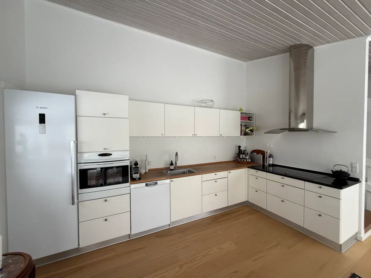 Billede 1 - Svane køkken incl køleskab, ovn og opvaskemaskine