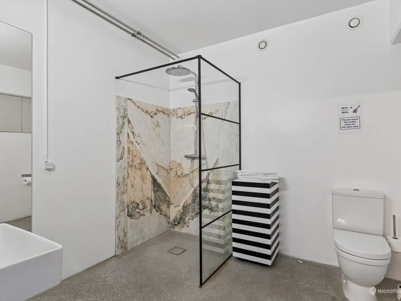 Billede 7 - 2.529 m² karakterfuldt lager-. kontor- og showroomlejemål i Storkøbenhavn.