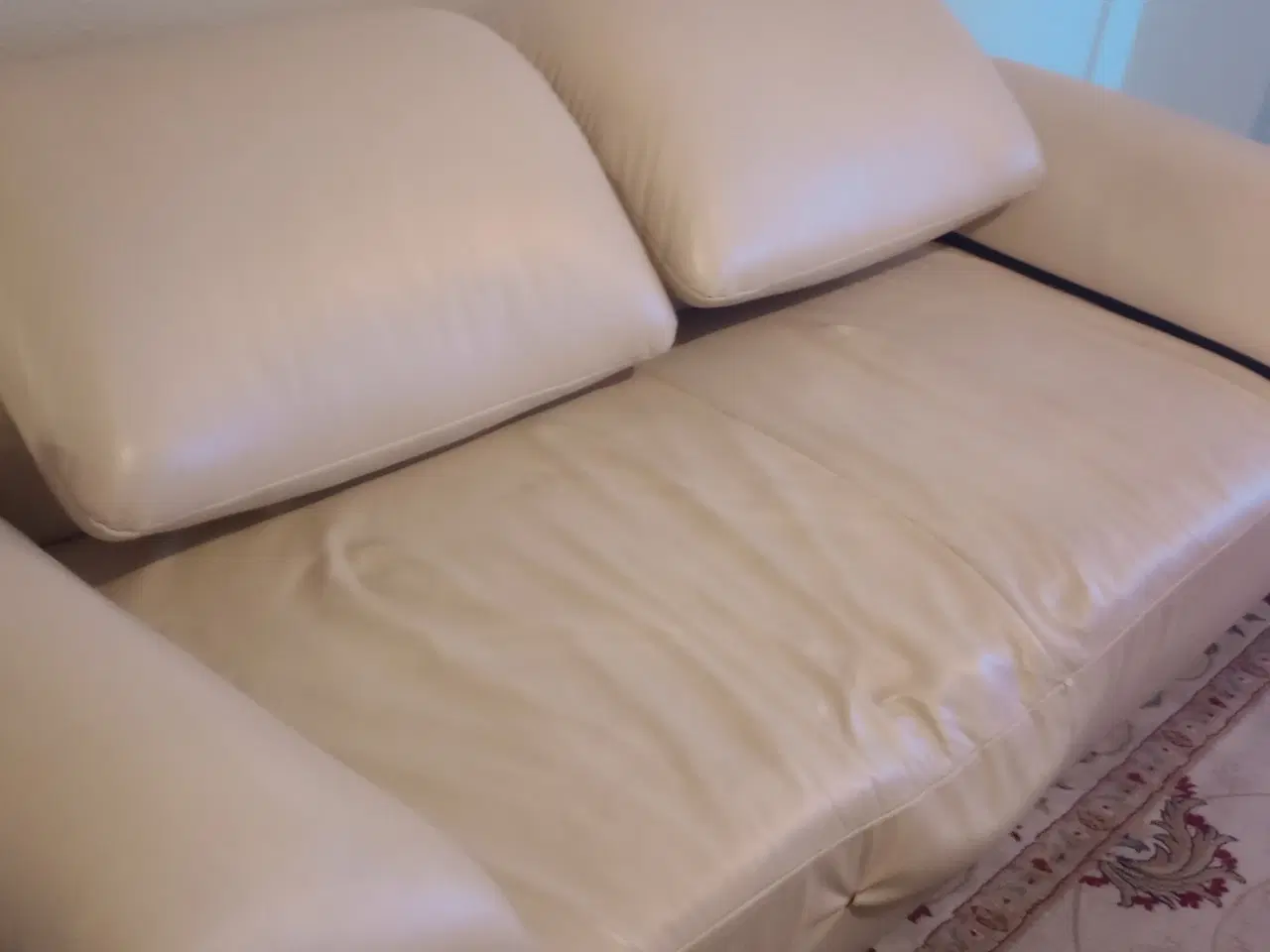 Billede 2 - Rigtig fed sofastue i creamefarvet læder