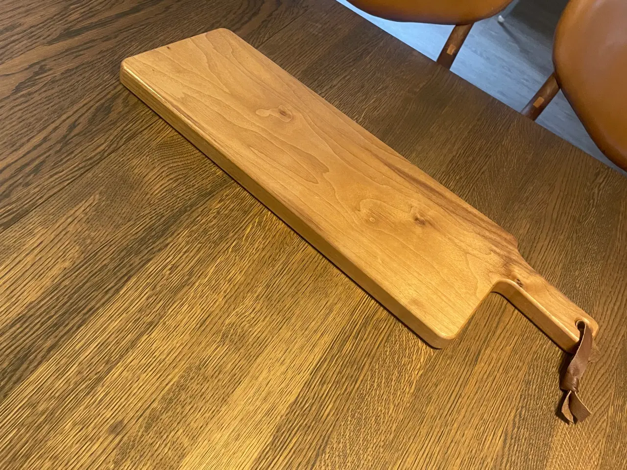 Billede 2 - Flot eksklusiv håndlavet serveringsbræt i valnød.