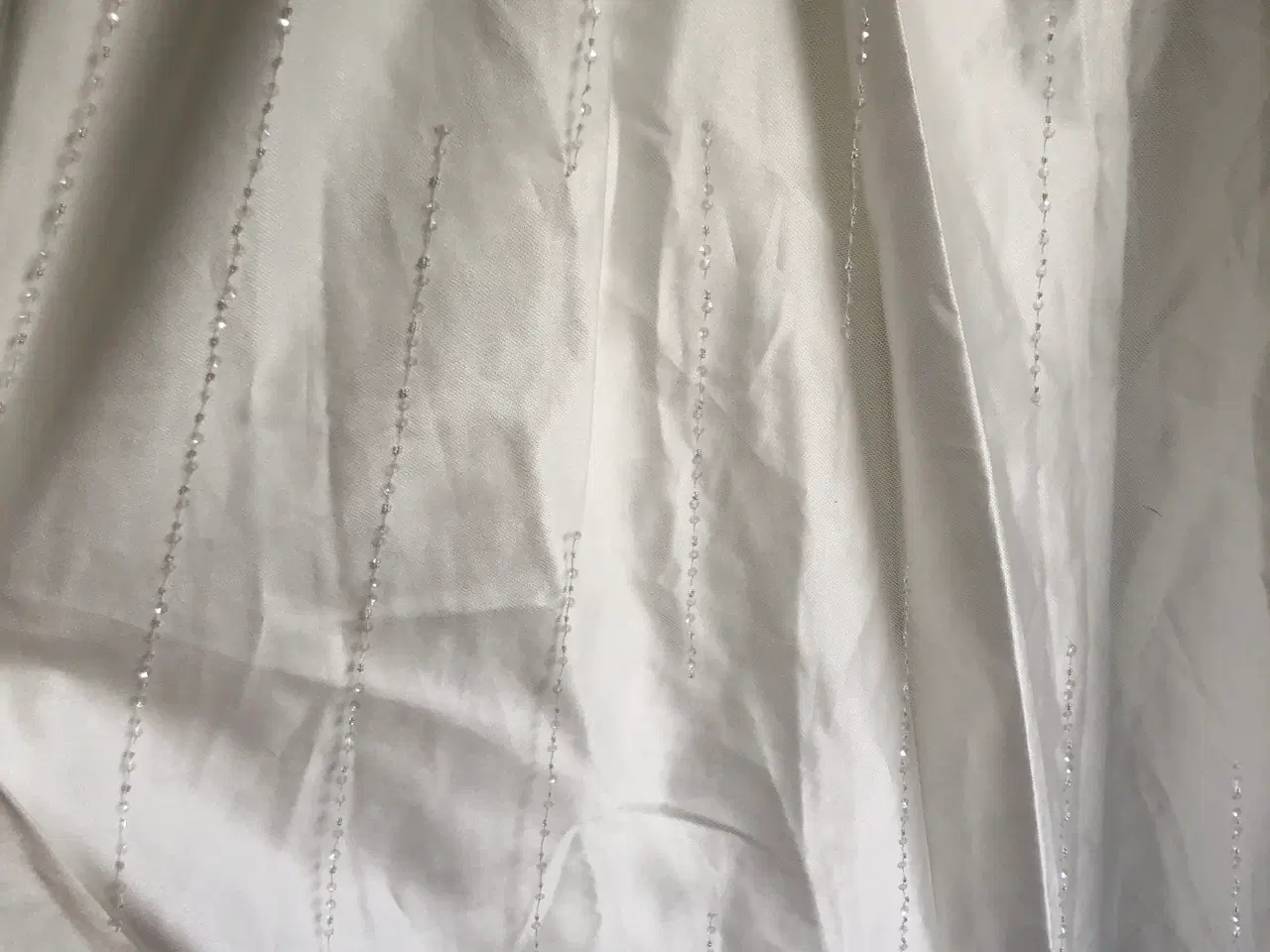 Billede 7 - Lilly brudekjole str 50, slør og sko str 40