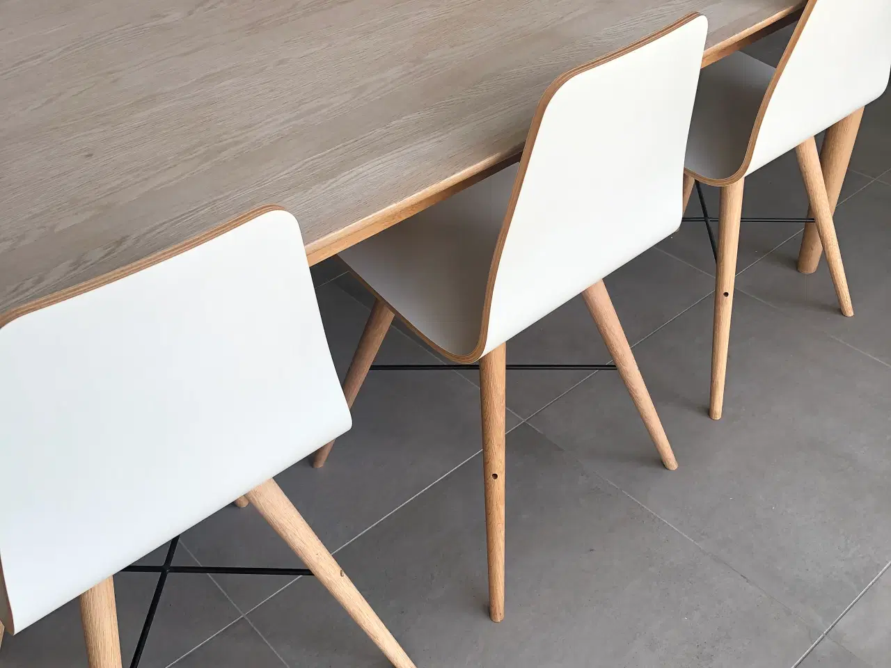 Billede 4 - Hvide Bolia Beaver spisebordsstole