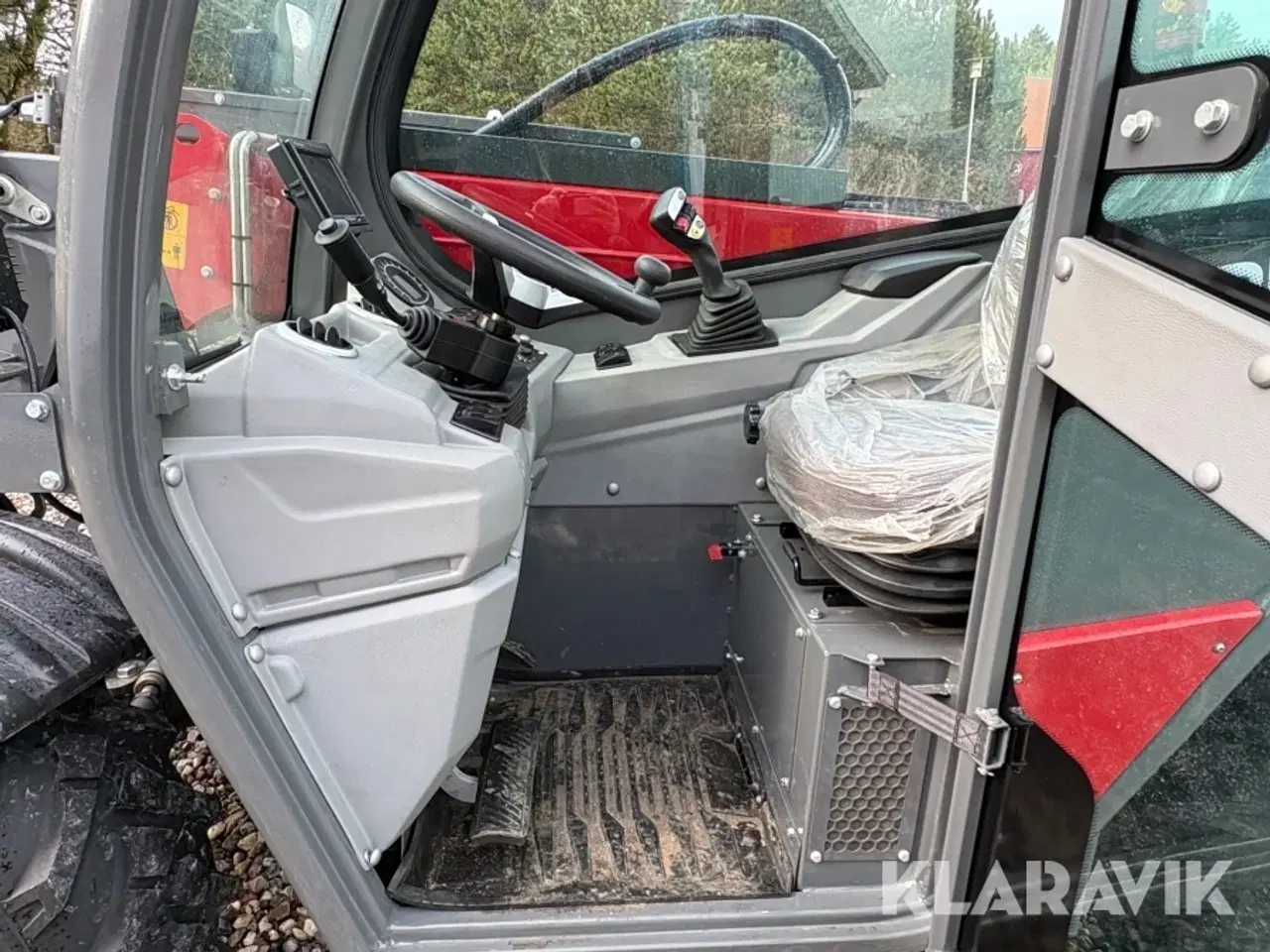 Billede 10 - Teleskoplæsser Max Loader 2812T med skovl og gafler