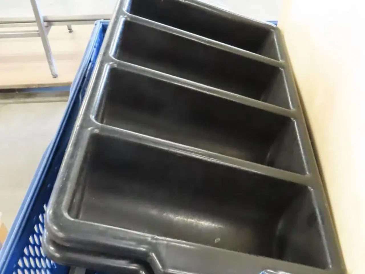 Billede 3 - Opvaskebakker samt bestikbakker