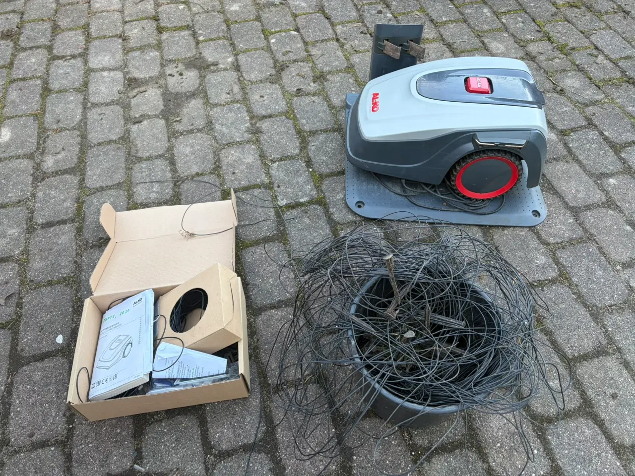 Billede 1 - Robotplæneklipper, med alt udstyr